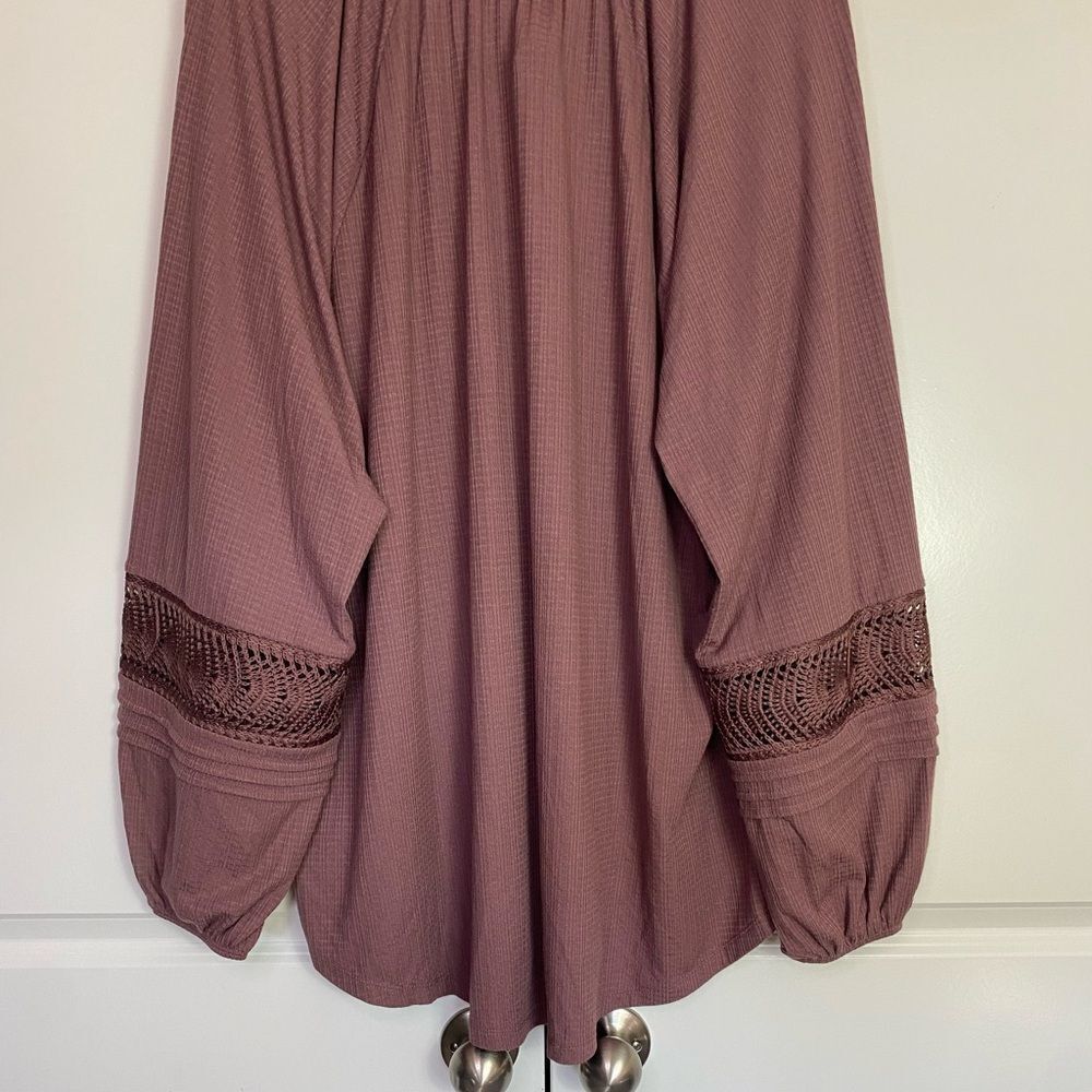 Torrid Bohemian Dusty Rose Crochet Lace Accents Long Sleeve Top, NWT size 2X - Picture 9 of 12
